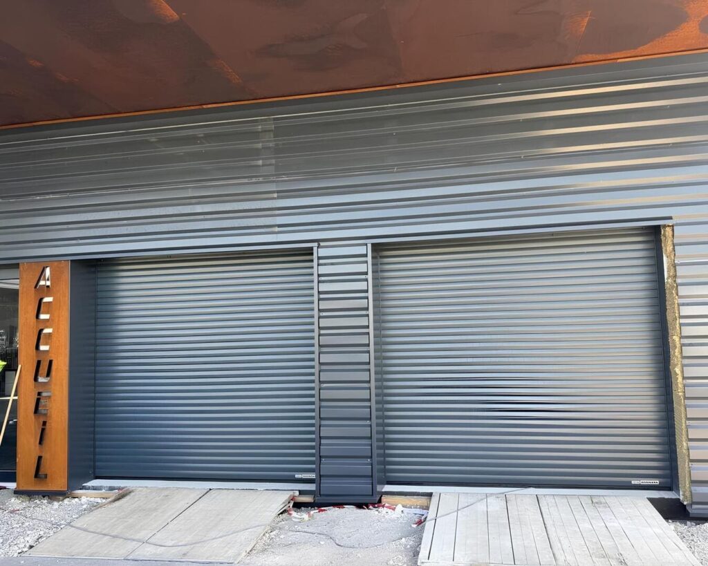 Fermeture Biechel, votre entreprise spécialisée en fourniture, pose et rénovation de portes d’entrée, portes de garage, portails et garde-corps.